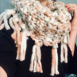 Oversize knit loop scarf